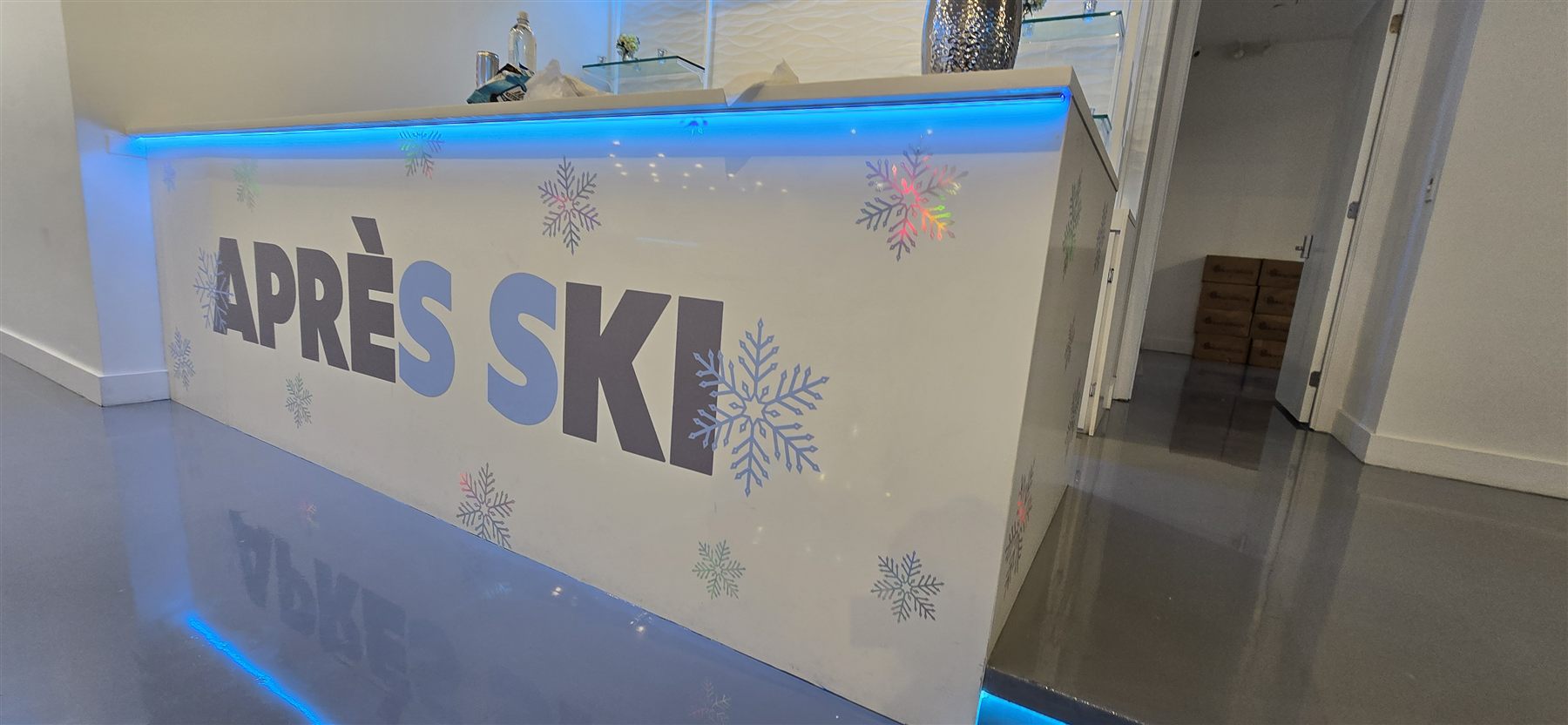 Branded bar signage by Adicora